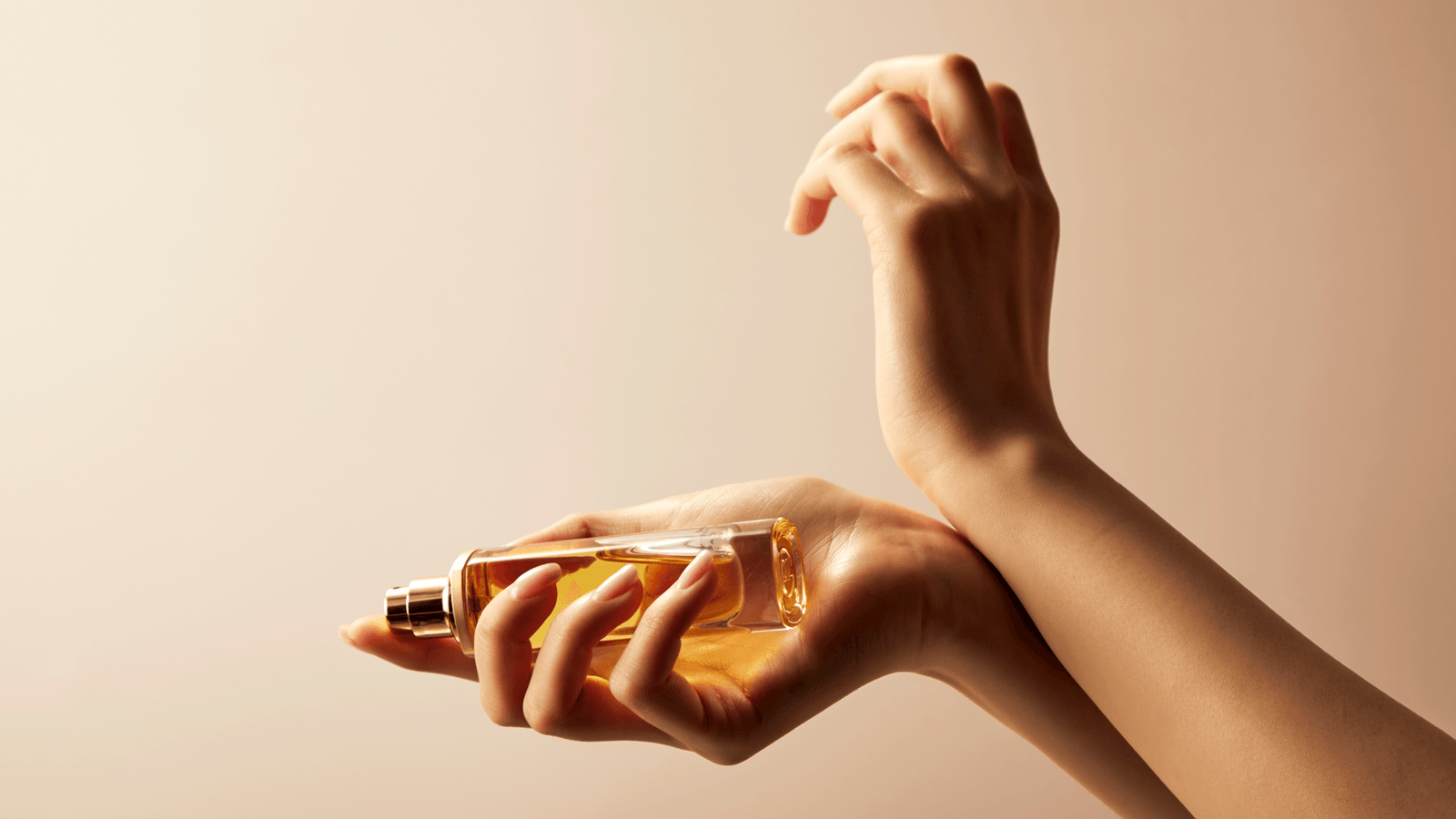 How to Make Your Perfume Last Longer Blog Maison 21g